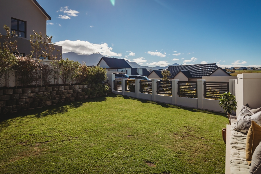 4 Bedroom Property for Sale in Kingswood Golf Estate Western Cape